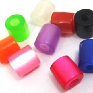 50 חרוזי פלסטיק, מיקס צבעים, 11X11 ממ, חור: 4ממ