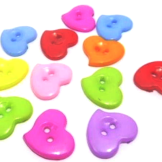 50 כפתורי פלסטיק, מיקס צבעים, לב, 20-23ממ
