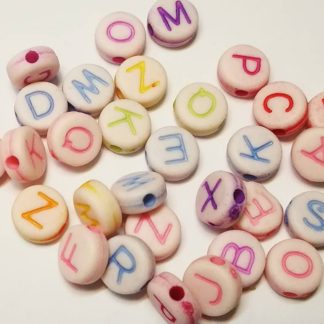130 חרוזי אותיות באנגלית, צבעוניים, 7ממ