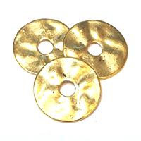 25 חרוזי מתכת מוזהבים, 22ממ, חור: 5ממ