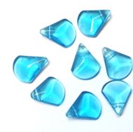 16 חרוזי טיפה זכוכית כחול שקוף, 13X17ממ