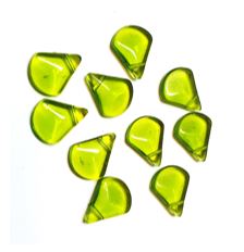 16 חרוזי טיפה זכוכית ירוק שקוף, 13X17ממ